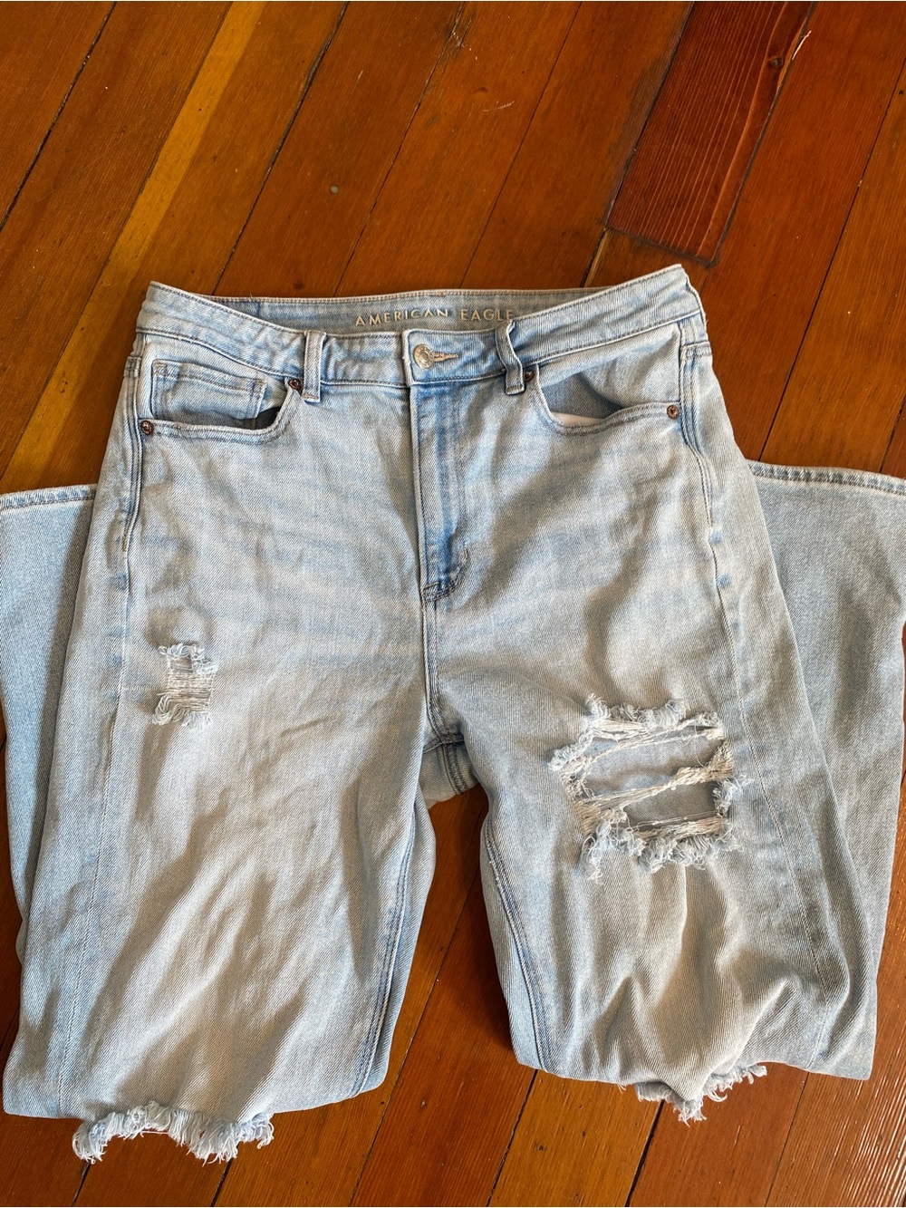 American Eagle Mom Straight Jean Ripped Distressed Light Wash Blue Denim Size 10